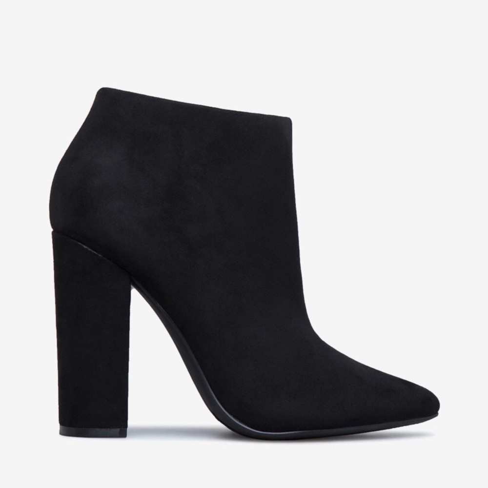 Black Brooke Booties NWT (size 10)
